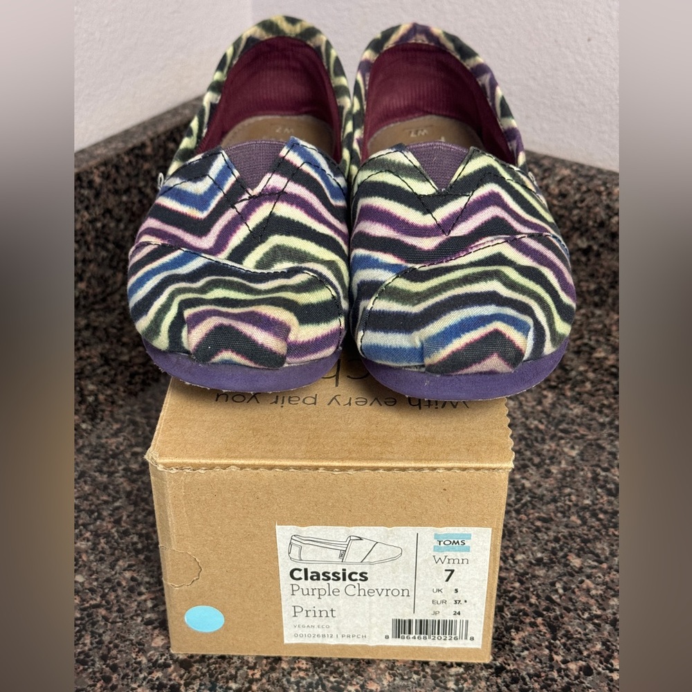 Toms Classics Purple Chevron Print Womens Size 7